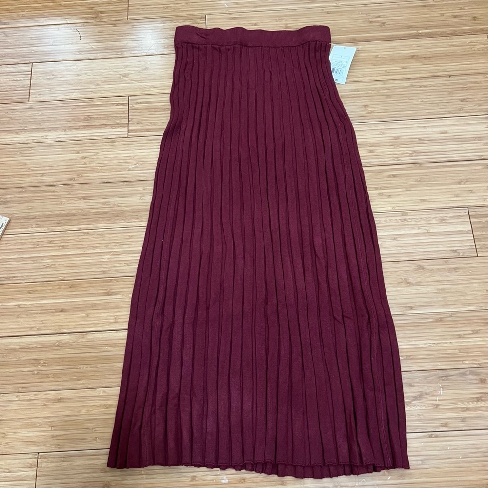 NWT a new day Ribbed Midi Skirt - Burgundy S